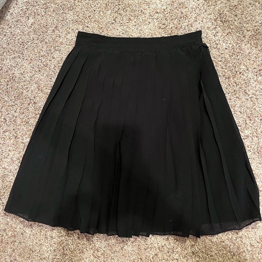 XS Forever 21 black pleated mini skirt, layered